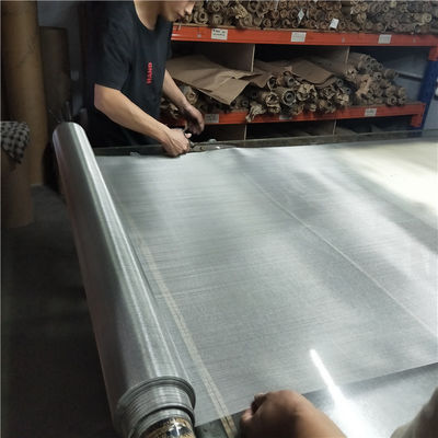 Ekran tkany z karbowanej siatki drucianej 0,56 mm ze stali nierdzewnej